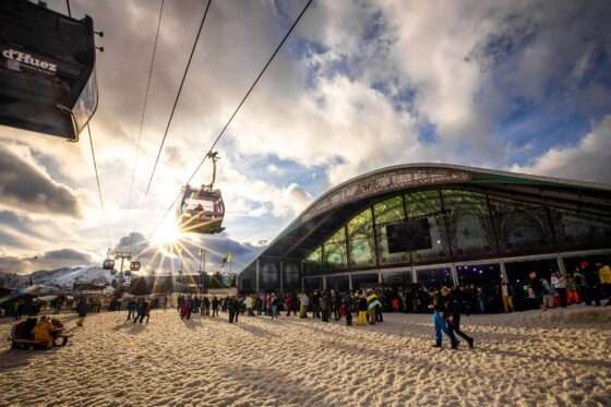 Neptunus Alure Globe Giant Tomorrowland Winter Alpedhuez festivaltent