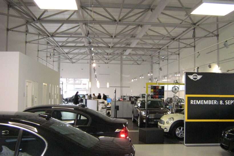 Neptunus Evolution BMW Autohaus Hamburg showroom