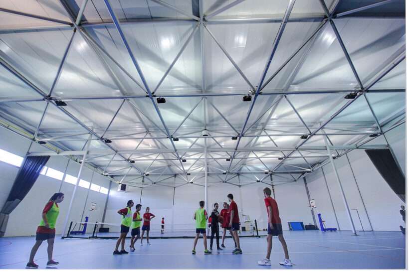 Neptunus-Evolution-Britisch-School-of-Brussels-Tervuren-Temporary-Sportshall